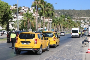 KOVİD-19 DENETİMLERİ DEVAM EDİYOR