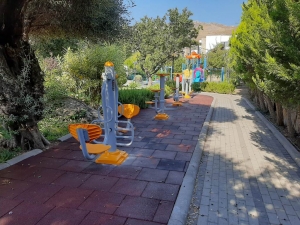BODRUM BELEDİYESİ ÇOCUK OYUN PARKLARI VE SPOR ALANLARINI BAKIMA ALDI