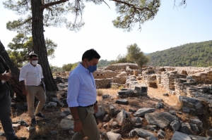 BAŞKAN ARAS’TAN PEDASA ANTİK KENTİ’NE ZİYARET