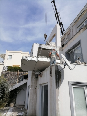 KAÇAK YAPILAŞMA İLE MÜCADELE SÜRÜYOR