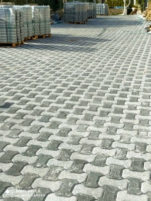 KİLİTLİ PARKE YOL YAPIM ÇALIŞMALARI SÜRÜYOR