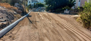 KİLİTLİ PARKE YOL YAPIM ÇALIŞMALARI SÜRÜYOR