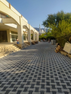 KİLİTLİ PARKE YOL YAPIM ÇALIŞMALARI SÜRÜYOR