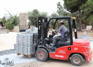 KİLİTLİ PARKE YOL YAPIM ÇALIŞMALARI SÜRÜYOR
