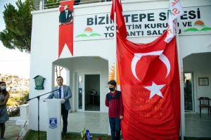 BAŞKAN ARAS ATATÜRK BÜSTÜ’NÜN AÇILIŞINI GERÇEKLEŞTİRDİ