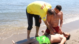 BODRUM HALK PLAJLARINDA CANKURTARANLAR GÖREVE HAZIR