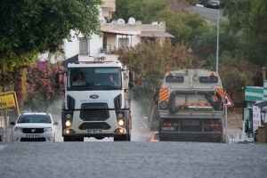 KURBAN KESİM YERLERİ İLE CADDE VE SOKAKLAR DEZENFEKTE EDİLDİ