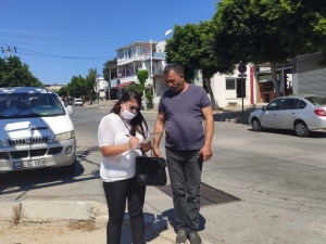 BELEDİYE KAPI KAPI DOLAŞMAYA DEVAM EDİYOR