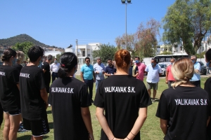 BAŞKAN ARAS'TAN HENTBOL TAKIMINA ZİYARET