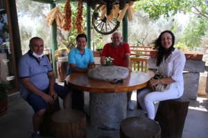 BAŞKAN ARAS'TAN HENTBOL TAKIMINA ZİYARET