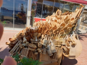 ZABITA EKİPLERİ DİLENCİLER VE SEYYAR SATICILARA GÖZ AÇTIRMIYOR