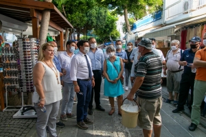 BAŞKAN ARAS YALIKAVAK'TA SAHADAYDI