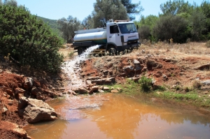 BELEDİYE CANSUYU OLMAYA DEVAM EDİYOR