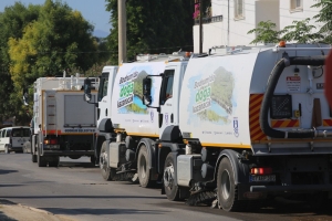 GENİŞ KAPSAMLI TEMİZLİK ÇALIŞMALARI DEVAM EDİYOR