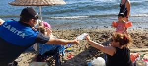 ZABITA ÖNCE UYARIP ARDINDAN MASKE VERİYOR