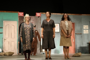 BODRUM BELEDİYESİ ŞEHİR TİYATROSU, SAĞLIK ÇALIŞANLARI İÇİN SAHNEDEYDİ