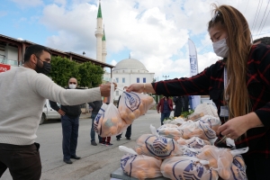 BAHÇELERİMİZDE YETİŞTİRİYORUZ, HALKIMIZA İKRAM EDİYORUZ...