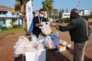 BAHÇELERİMİZDE YETİŞTİRİYORUZ, HALKIMIZA İKRAM EDİYORUZ...