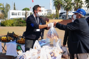 BAHÇELERİMİZDE YETİŞTİRİYORUZ, HALKIMIZA İKRAM EDİYORUZ...