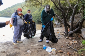 TEMİZLİK SEFERBERLİĞİ CENNET KOYU’NDA DEVAM ETTİ