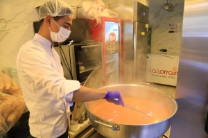 ZOR GÜNLERİ PAYLAŞARAK AŞACAĞIZ