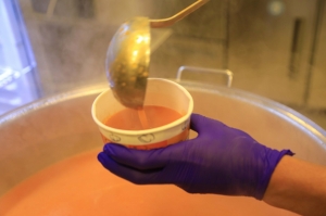 ZOR GÜNLERİ PAYLAŞARAK AŞACAĞIZ