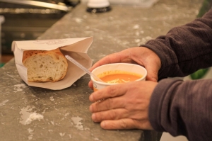 ZOR GÜNLERİ PAYLAŞARAK AŞACAĞIZ