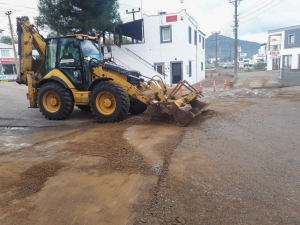FEN İŞLERİNİN YOĞUN MESAİSİ, SEL VE TAŞKINLARI BÜYÜK ÖLÇÜDE ÖNLEDİ