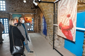 BODRUM`DA AYNI GÜNDE İKİ SERGİ SANATSEVERLER İLE BULUŞTU