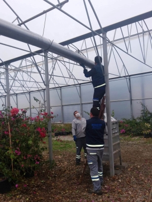 BELEDİYE ÜRETİM SERALARINDA ZİRAİ DONA KARŞI TEDBİR ALINDI