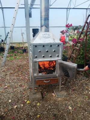 BELEDİYE ÜRETİM SERALARINDA ZİRAİ DONA KARŞI TEDBİR ALINDI