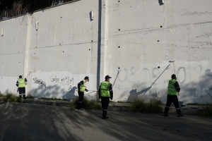 BELEDİYE EKİPLERİ GÖRÜNTÜ KİRLİLİĞİNE MÜDAHALE EDİYOR