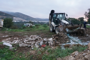 17 KAMYON HAFRİYAT VE ÇÖP TOPLANDI
