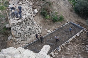 GÜNDOĞAN VE KÜÇÜKBÜK'TE YOL ÇALIŞMALARI DEVAM EDİYOR