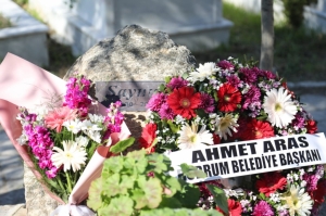 “MAVİ KADIN” SAYNUR GELENDOST MEZARI BAŞINDA ANILDI