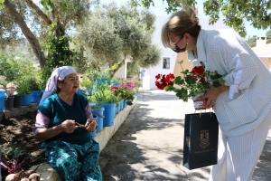 BODRUM BELEDİYESİ ANNELER GÜNÜ`NDE ENGEL TANIMAYAN ANNELERİ UNUTMADI