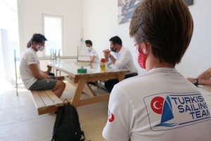 BAŞKAN ARAS’TAN MİLLİ TAKIM SPORCULARINA ZİYARET