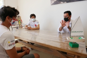 BAŞKAN ARAS’TAN MİLLİ TAKIM SPORCULARINA ZİYARET