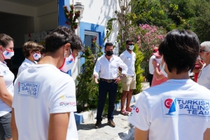 BAŞKAN ARAS’TAN MİLLİ TAKIM SPORCULARINA ZİYARET