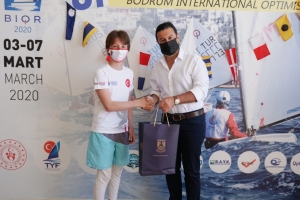 BAŞKAN ARAS’TAN MİLLİ TAKIM SPORCULARINA ZİYARET