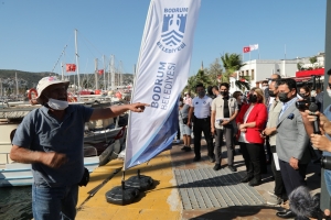 BODRUMLU SÜNGERCİLER ANISINA SÜNGER HEYKELİ AÇILIŞI YAPILDI