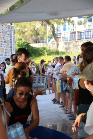 YARDIM MALZEMELERİ İHTİYACIN ÜSTÜNE ÇIKTI