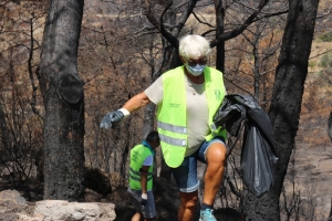 YANGIN BÖLGELERİNDE ÇEVRE TEMİZLİĞİ YAPILDI