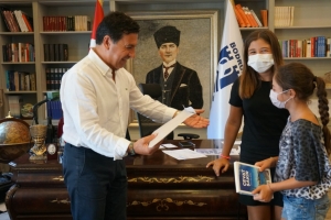 MİNİK YÜREKLERDEN ANLAMLI BAĞIŞ