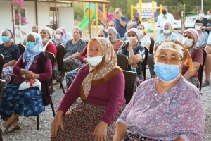 BELEDİYE YANGINDA ZARAR GÖRMÜŞ ZEYTİN AĞAÇLARININ SAĞLIKLI GELİŞMESİ İÇİN ÇALIŞIYOR