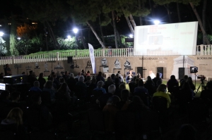 ERCAN KESAL UMURÇA PARKI'NDA SANATSEVERLERLE BULUŞTU