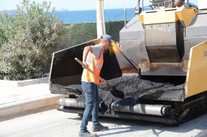 BELEDİYE FEN İŞLERİ EKİPLERİ DUR DURAK BİLMİYOR