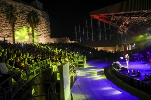 BODRUM BELEDİYESİ SARI YAZ KALE KONSERLERİ DERYA ULUĞ İLE BAŞLADI