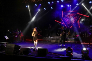 BODRUM BELEDİYESİ SARI YAZ KALE KONSERLERİ DERYA ULUĞ İLE BAŞLADI