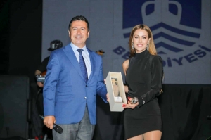 BODRUM BELEDİYESİ SARI YAZ KALE KONSERLERİ DERYA ULUĞ İLE BAŞLADI